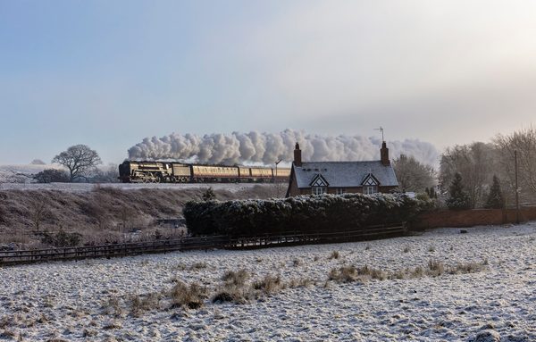 Saphos Trains - The Pennine Moors Christmas Express - travelling to 